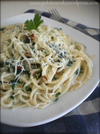 Spaghetti Aglio Olio e Peperoncino by nisa tsvetkova